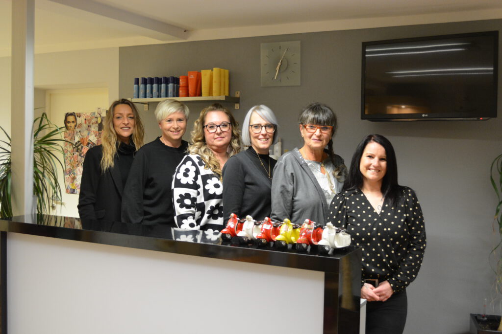 Unser Team Haarscharf Haar Und Nagelstudio In Pleinfeld